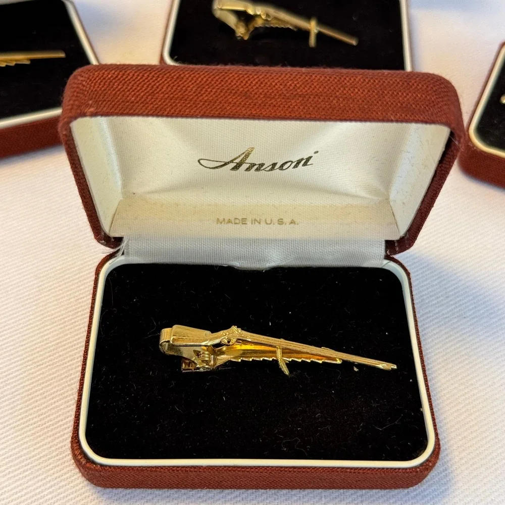 Vintage Anson Gold Tone Rifle Tie Bar Clip NOS New Old Stock with Original Box